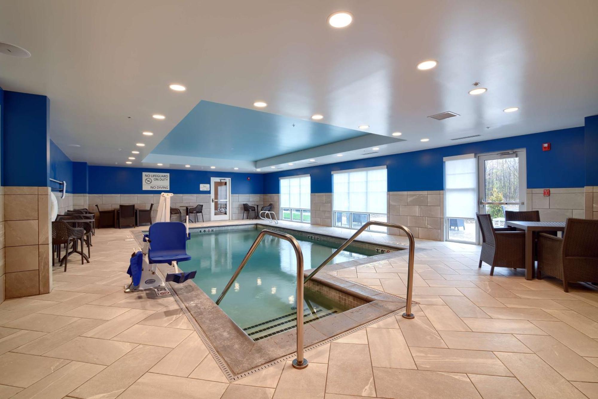 Hampton Inn Lincoln White Mountains Екстериор снимка